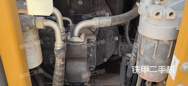 液壓泵艙室正面整體（整機(jī)外觀）