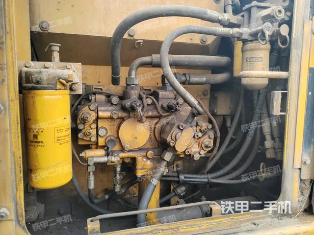 電瓶（大件艙室）