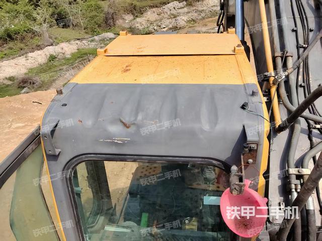 驾驶室顶部（整机外观）