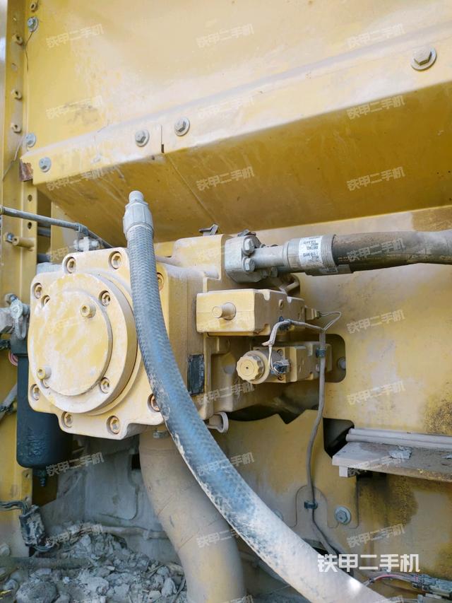 液壓泵斜45?左（大件艙室）