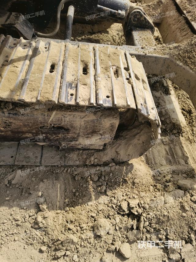 右驅動輪（行走機構）