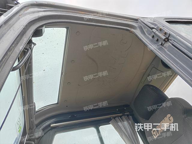 驾驶室顶部（整机外观）