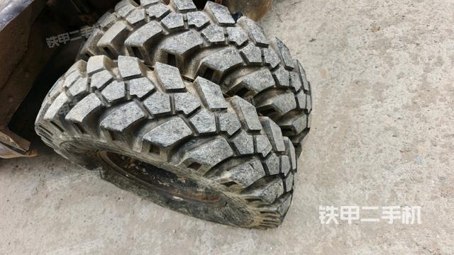 左驅(qū)動輪(行走機構(gòu)) 左驅(qū)動輪(行走機構(gòu))