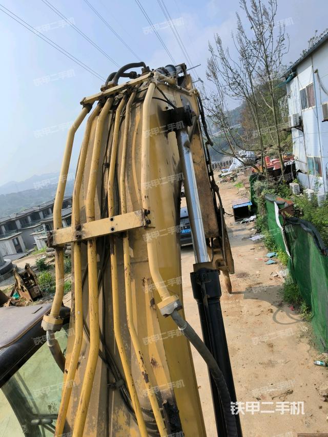 大臂背部俯視（工作和回轉(zhuǎn)裝置）