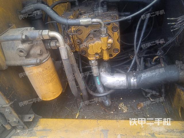 液壓泵艙室正面整體(整機(jī)外觀) 液壓泵艙室正面整體(整機(jī)外觀)