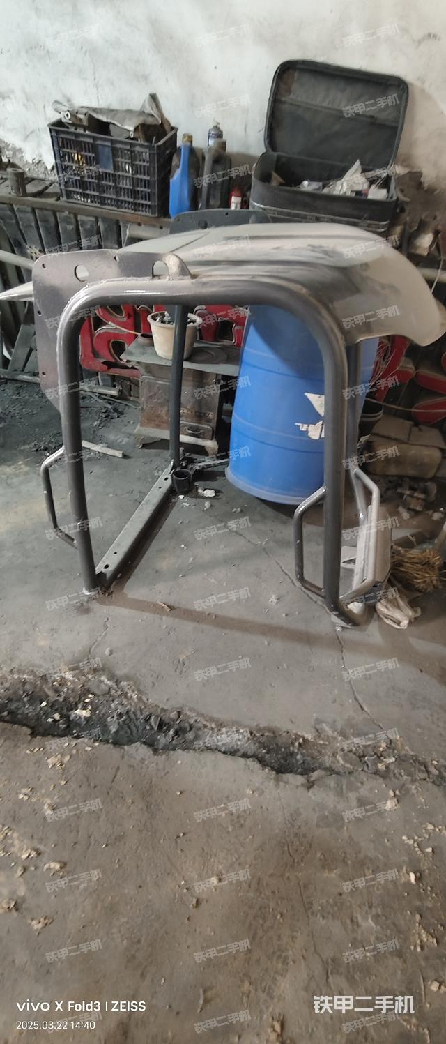 驾驶室顶部（整机外观）