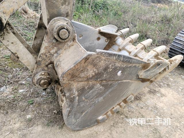 鏟斗右后整體（工作和回轉(zhuǎn)裝置）