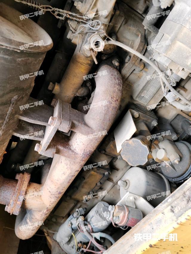 发动机左侧（整机外观及大件）