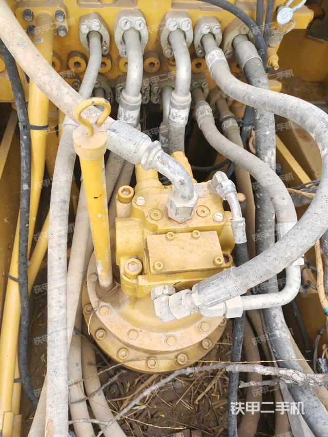 回轉(zhuǎn)馬達(dá)（上車部件）