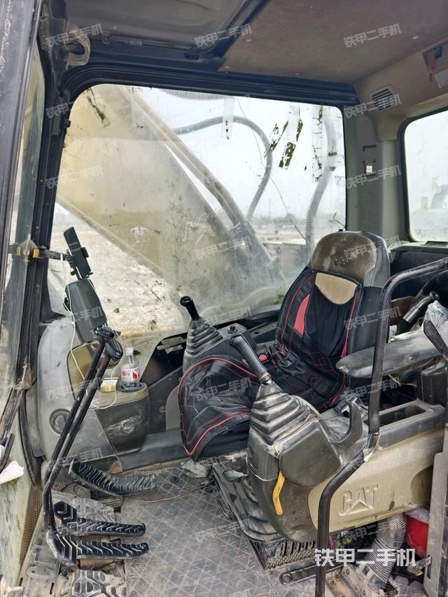 駕駛室正側(cè)（駕駛室部分）