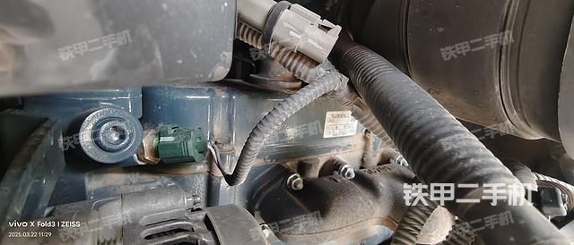 回转马达和主控阀（整机外观）