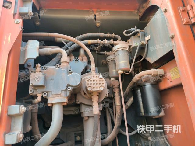 液壓泵斜45?左（大件艙室）