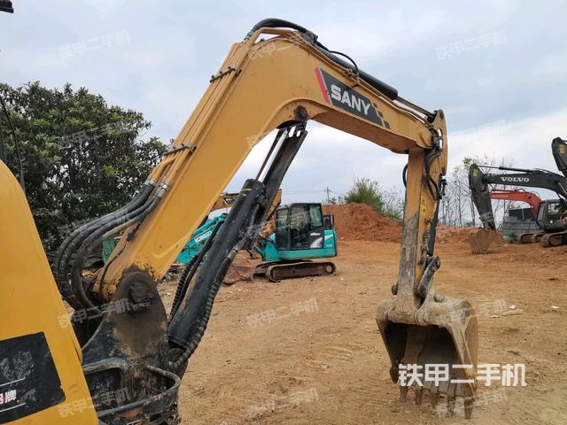 大臂整體?右側(cè)(工作和回轉(zhuǎn)裝置) 大臂整體?右側(cè)(工作和回轉(zhuǎn)裝置)