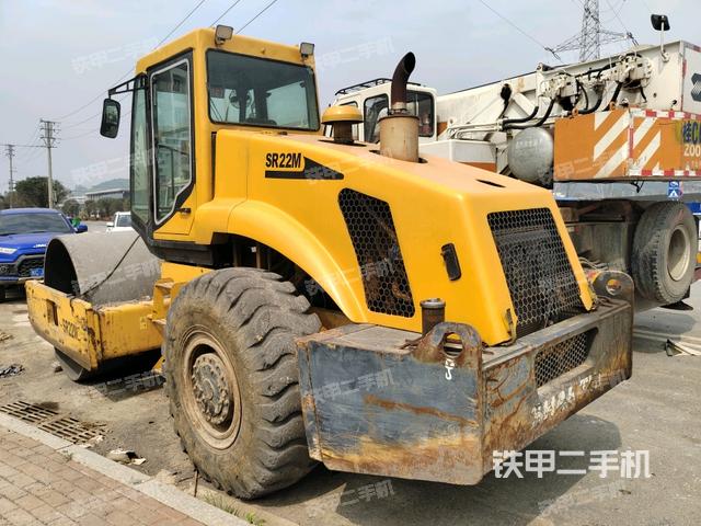 右前45°（壓路機(jī)整機(jī)外觀）