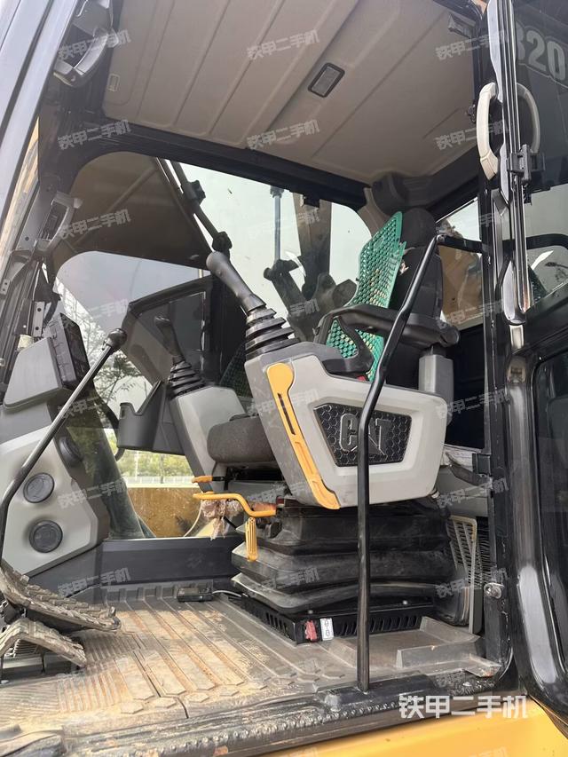 驾驶室整体（整机外观）