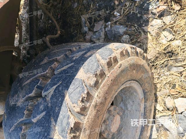 右側履帶整體?(行走機構) 右側履帶整體?(行走機構)