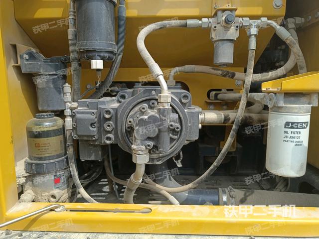 液壓泵艙室正面整體（整機(jī)外觀）