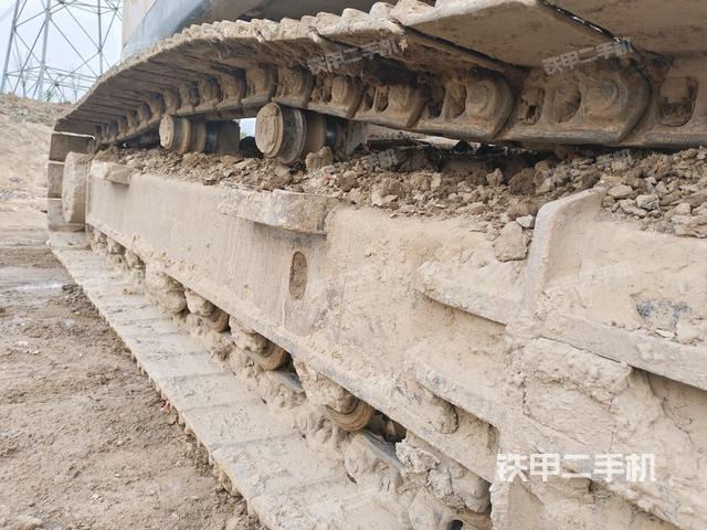 左側(cè)履帶整體?（行走機(jī)構(gòu)）