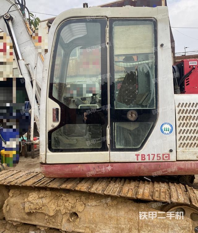 駕駛室整體（整機外觀）