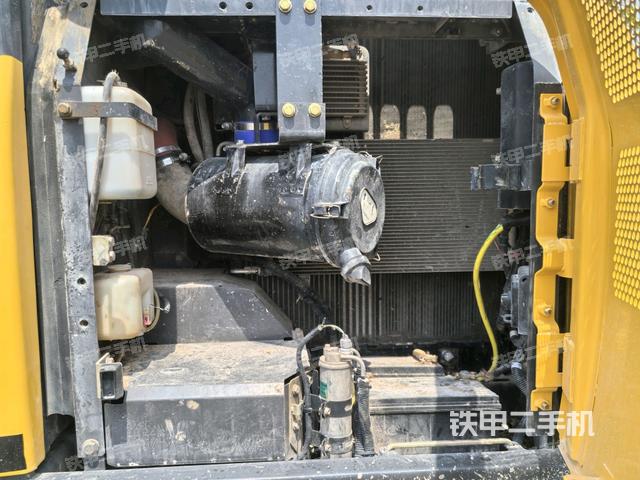散熱器正面(大件艙室) 散熱器正面(大件艙室)