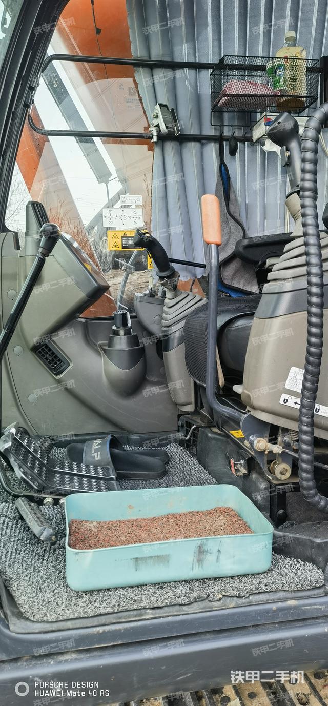 駕駛室整體（整機(jī)外觀）