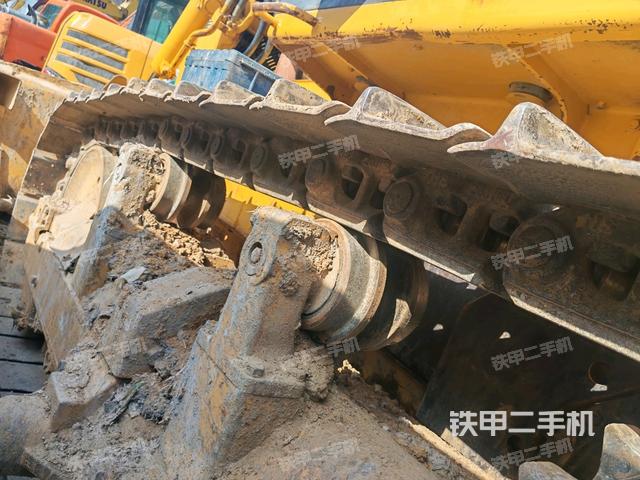 左側履帶全景(推土機底盤及工作裝置) 左側履帶全景(推土機底盤及工作裝置)