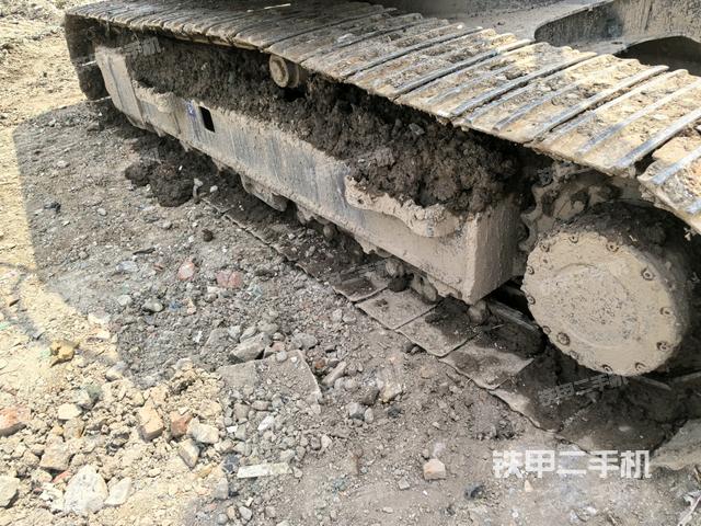 右側(cè)行走馬達蓋板(行走機構(gòu)) 右側(cè)行走馬達蓋板(行走機構(gòu))