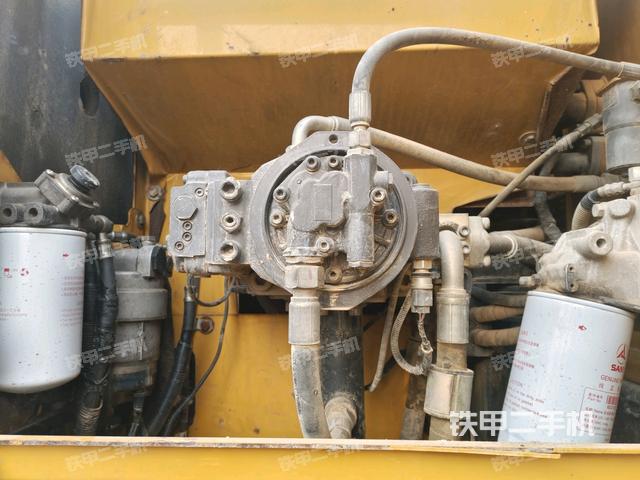 液壓泵斜45?左（大件艙室）