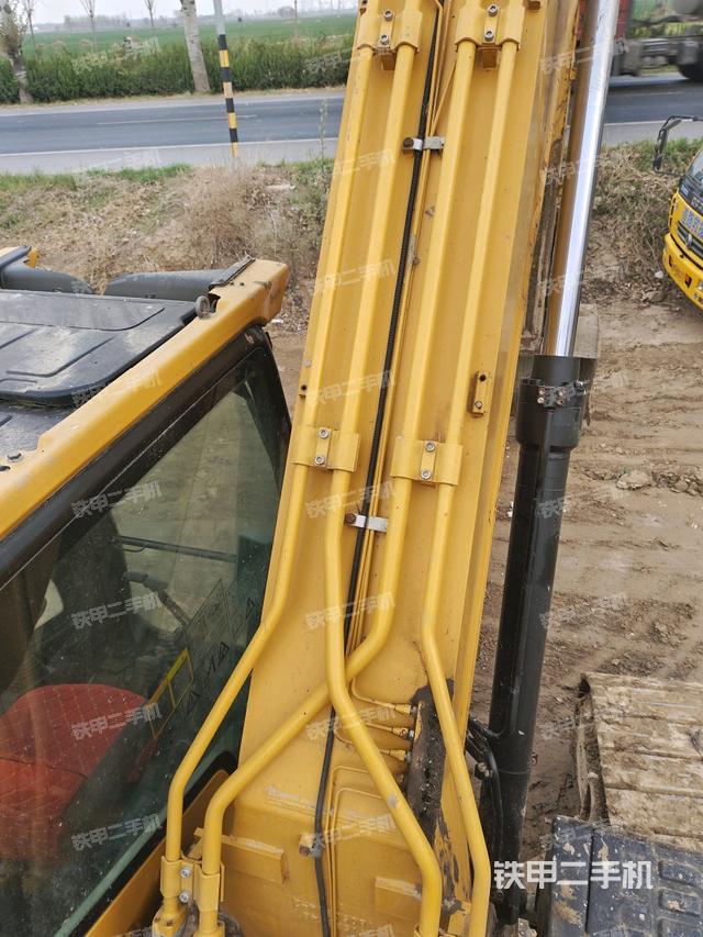 大臂背部俯視（工作和回轉(zhuǎn)裝置）