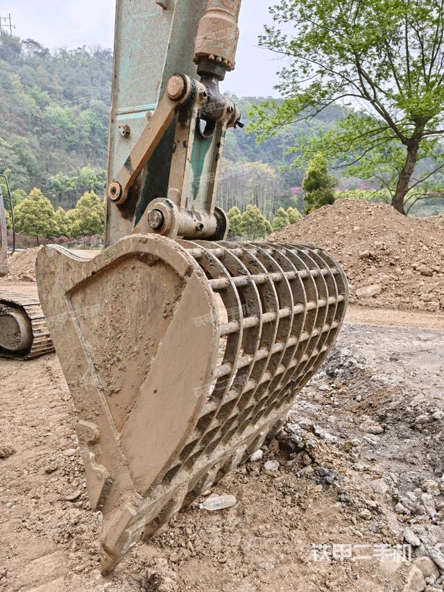 小臂整體左后（工作和回轉(zhuǎn)裝置）