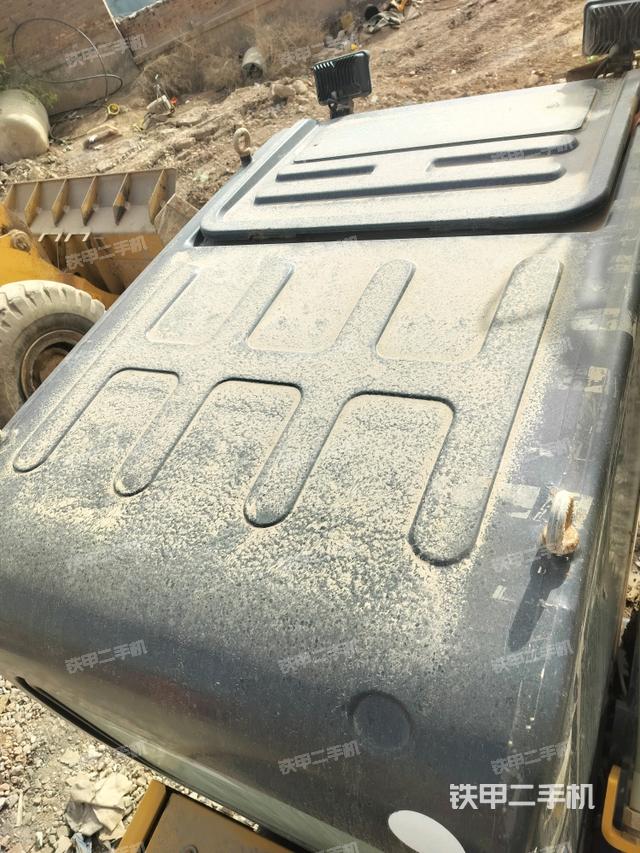 駕駛室頂部俯視（上車(chē)部件）