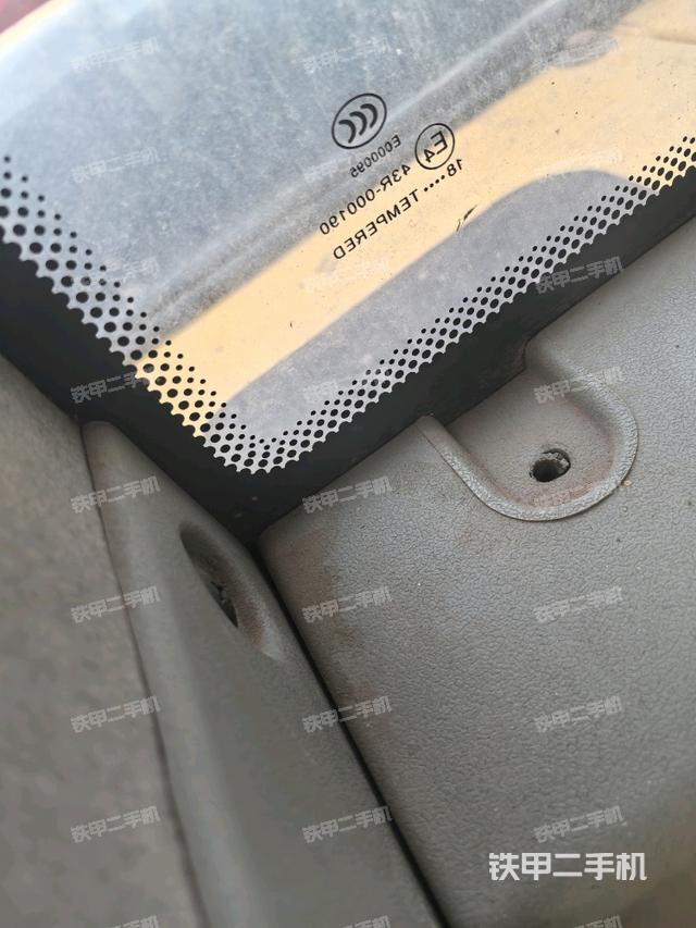 后窗玻璃角標(biāo)（駕駛室部分）