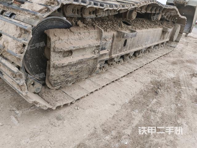 左側(cè)履帶整體?（行走機(jī)構(gòu)）