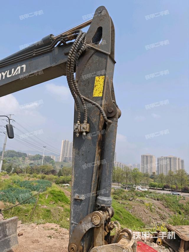 小臂整体右前（工作和回转装置）