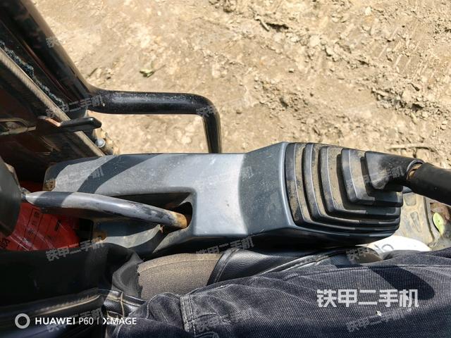 座椅右側(cè)控制臺(tái)/鑰匙門/油門/含右手柄(駕駛室部分) 座椅右側(cè)控制臺(tái)/鑰匙門/油門/含右手柄(駕駛室部分)
