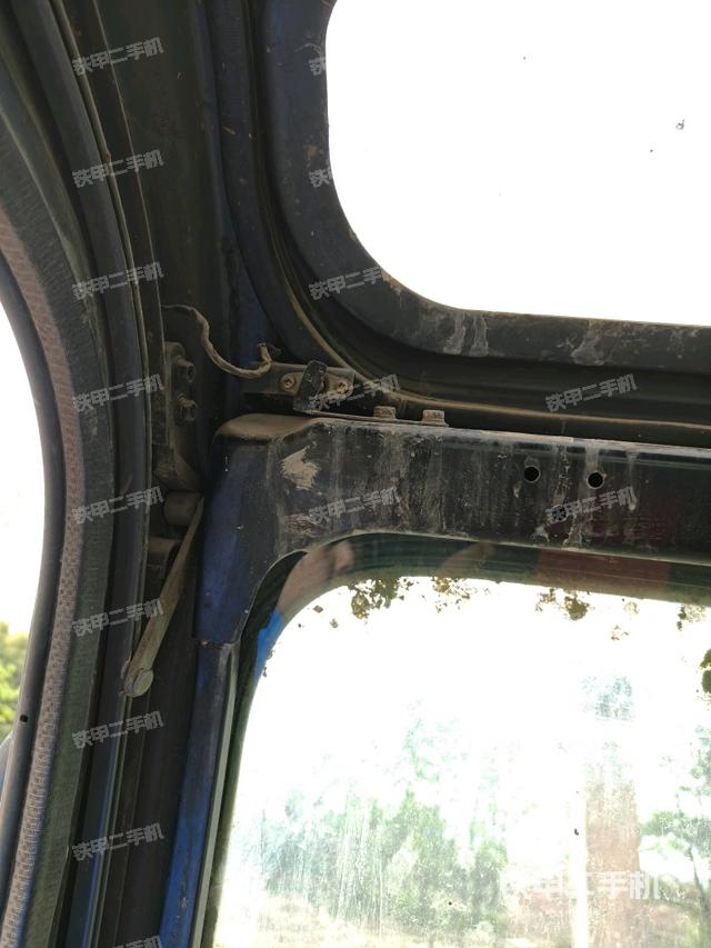 座椅右側(cè)控制臺/鑰匙門/油門/含右手柄（駕駛室部分）