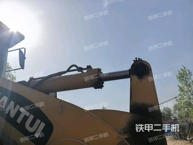 鏟斗油缸側(cè)面(工作裝置) 鏟斗油缸側(cè)面(工作裝置)