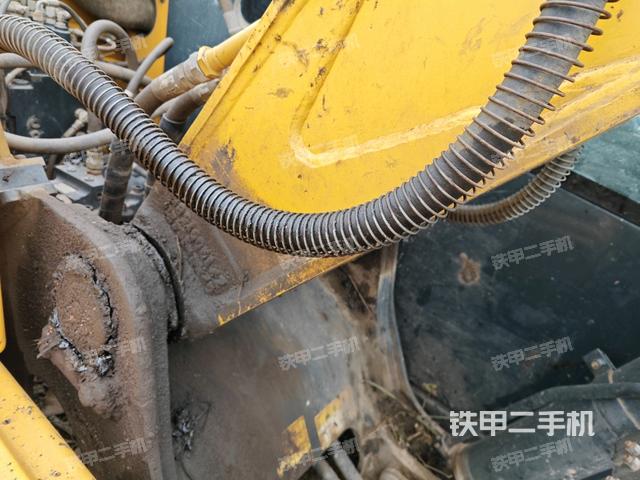 大臂根部?斜視(工作和回轉裝置) 大臂根部?斜視(工作和回轉裝置)