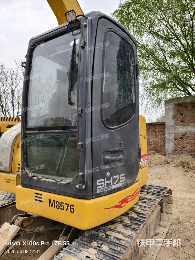 駕駛室整體(整機外觀) 駕駛室整體(整機外觀)