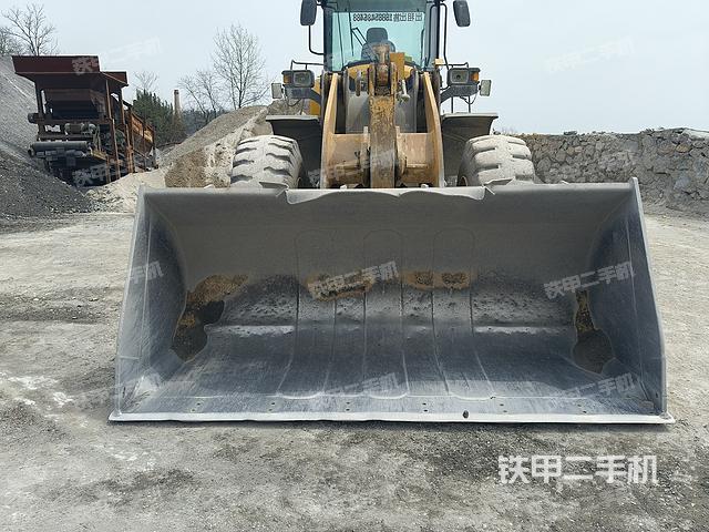 工作裝置整體(整機(jī)外觀及大件) 工作裝置整體(整機(jī)外觀及大件)
