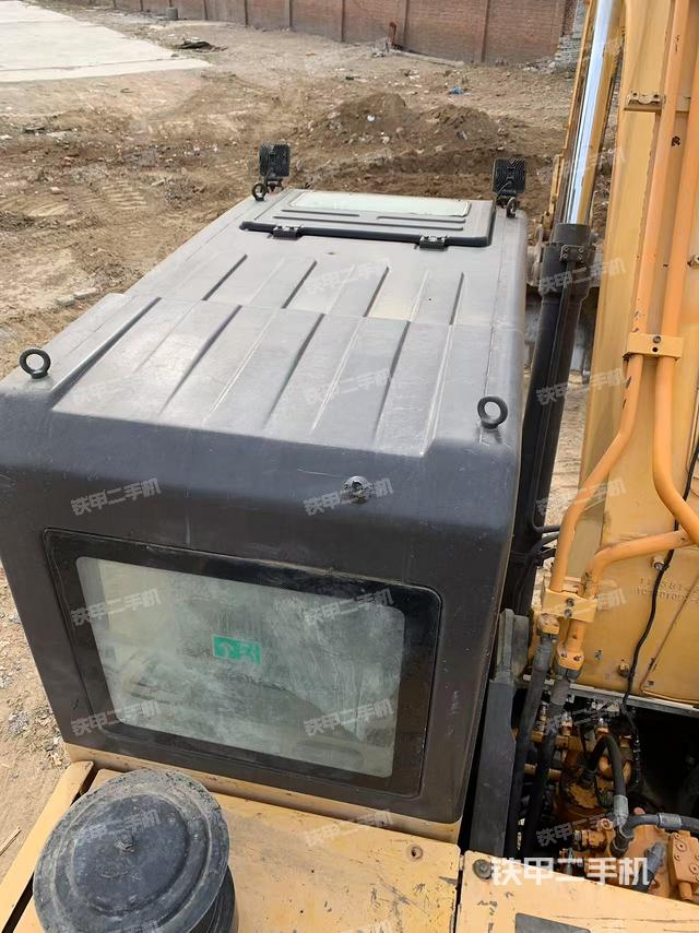 駕駛室頂部（整機(jī)外觀）