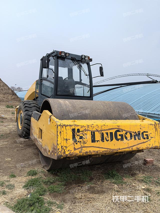 整機(jī)右后45°(設(shè)備外觀及核心部件) 整機(jī)右后45°(設(shè)備外觀及核心部件)