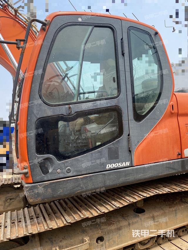 驾驶室整体（整机外观）