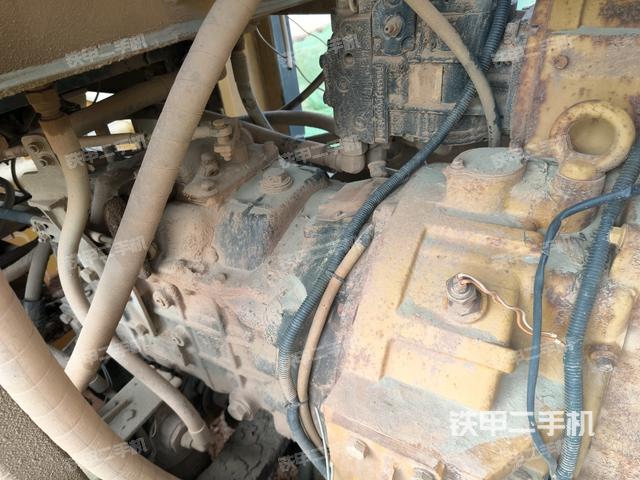 駕駛室內(nèi)座椅、儀表操作手柄全景（壓路機駕駛室）