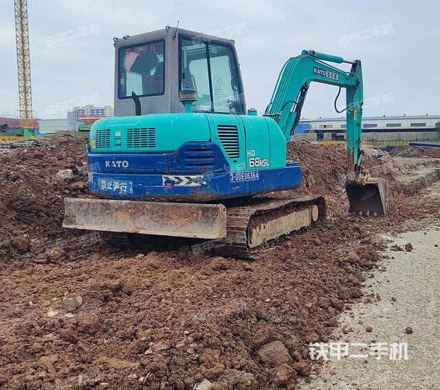 驾驶室顶部（整机外观）