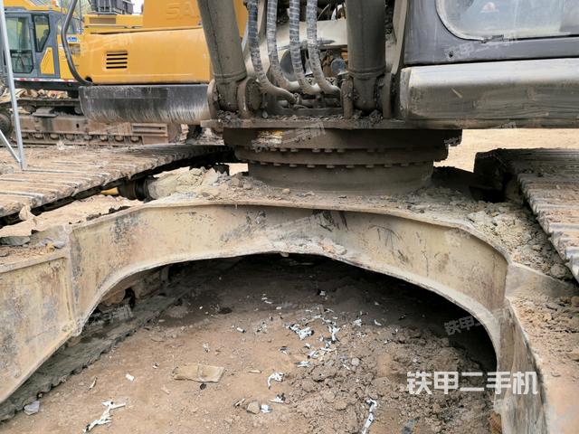 大臂油缸整體?豎拍(工作和回轉(zhuǎn)裝置) 大臂油缸整體?豎拍(工作和回轉(zhuǎn)裝置)