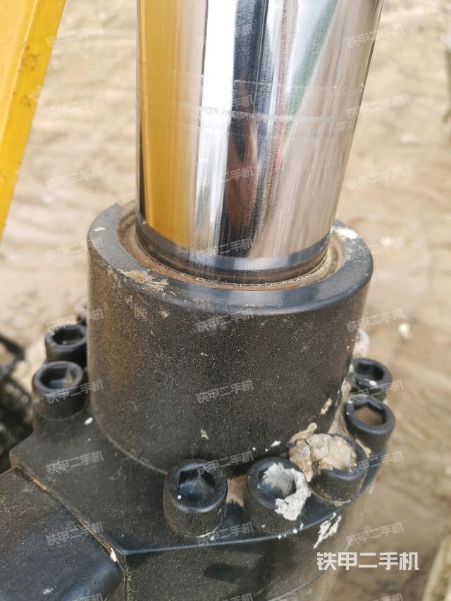 大臂油缸整體?豎拍（工作和回轉(zhuǎn)裝置）