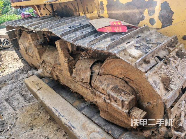 右側履帶全景(推土機底盤及工作裝置) 右側履帶全景(推土機底盤及工作裝置)