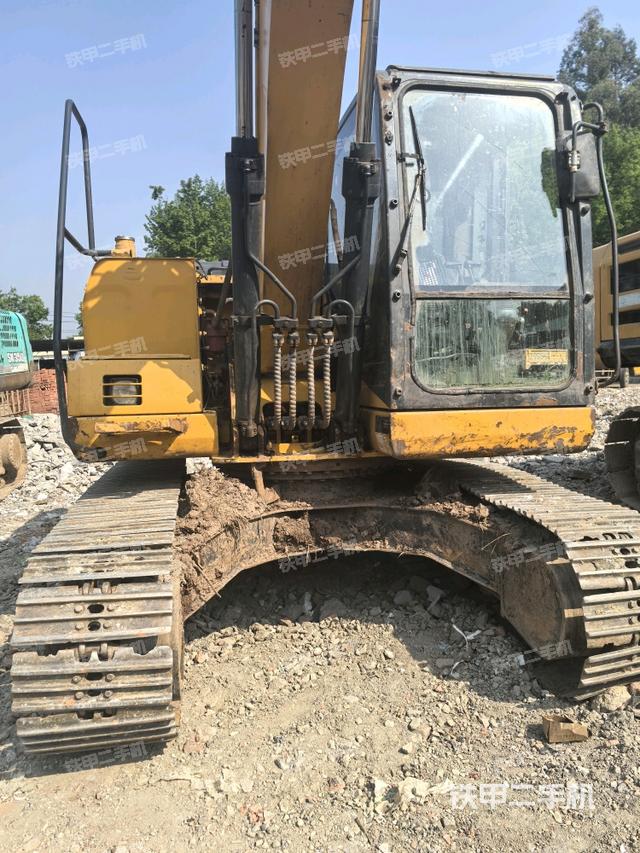 轉(zhuǎn)盤和下車架正前（工作和回轉(zhuǎn)裝置）