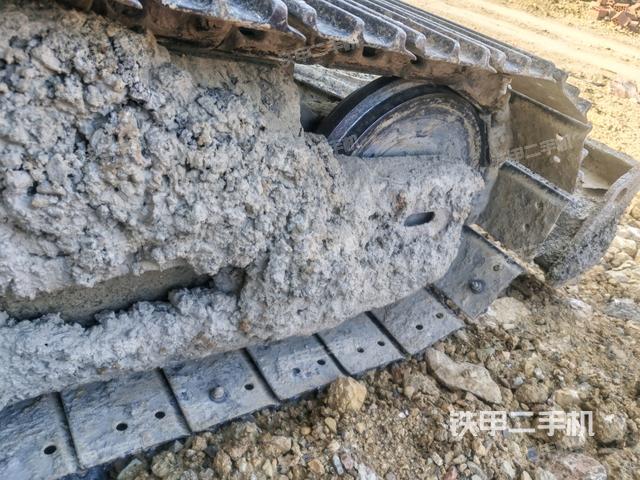 右側(cè)履帶整體?（行走機(jī)構(gòu)）